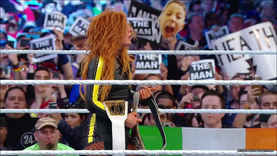 Becky_Lynch_-_The_Man_mp4_003378133.jpg