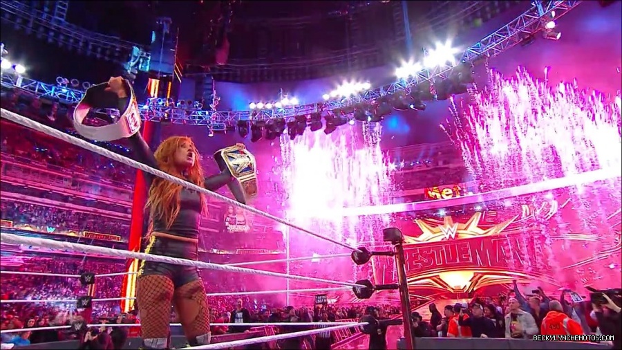 Becky_Lynch_-_The_Man_mp4_003390533.jpg