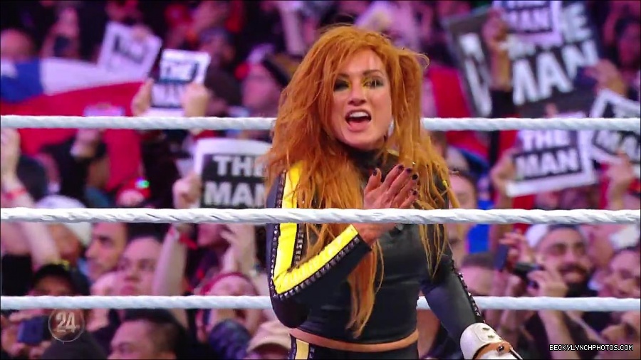 Becky_Lynch_-_The_Man_mp4_003395333.jpg
