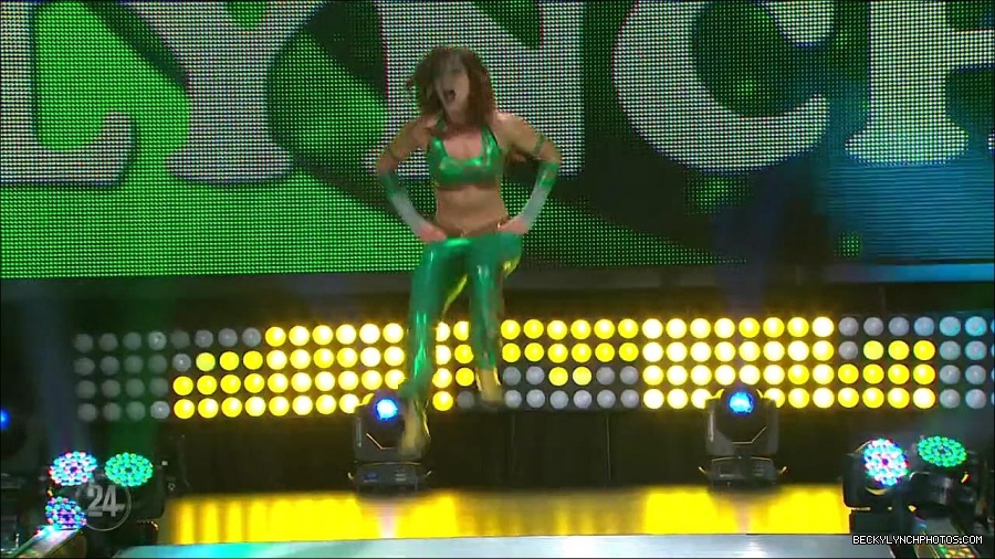 Becky_Lynch_-_The_Man_mp4_003404500.jpg