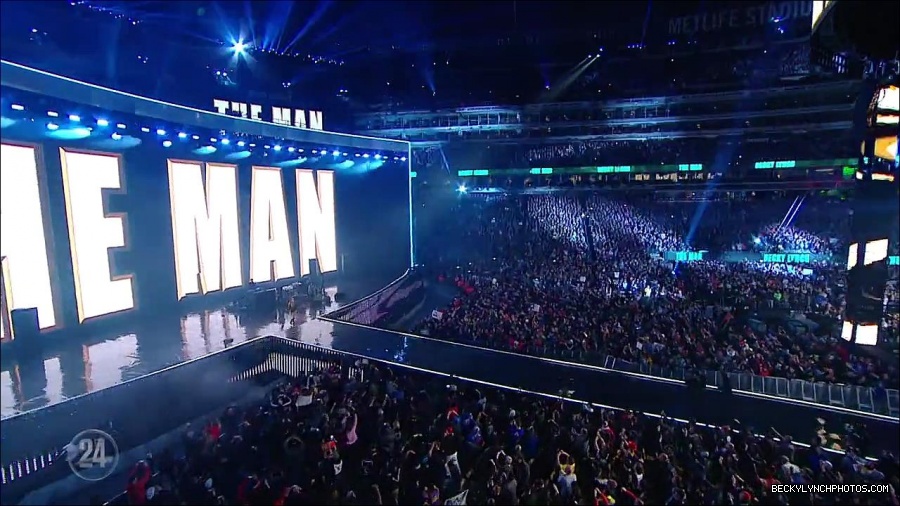 Becky_Lynch_-_The_Man_mp4_003409300.jpg