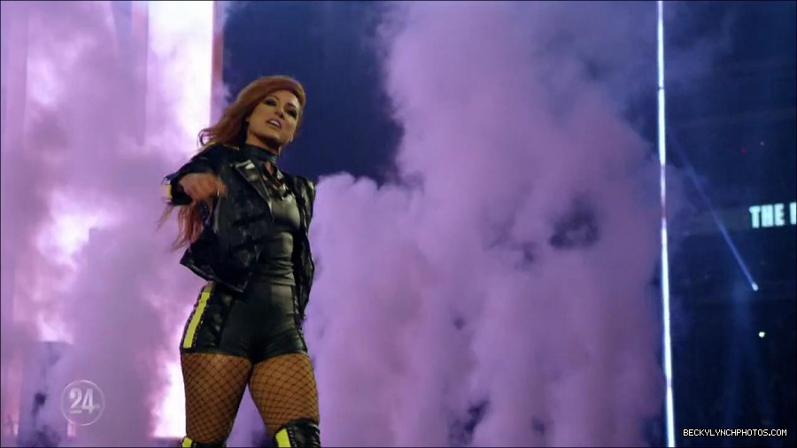 Becky_Lynch_-_The_Man_mp4_003413300.jpg