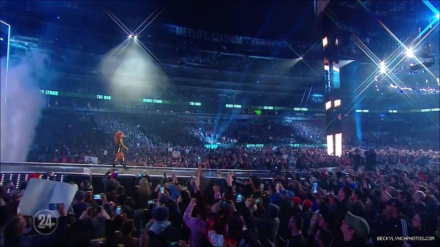 Becky_Lynch_-_The_Man_mp4_003415300.jpg