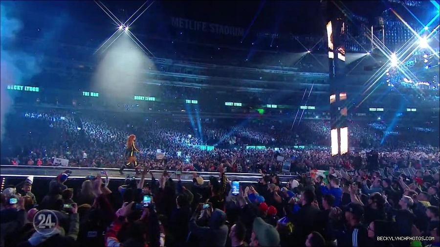 Becky_Lynch_-_The_Man_mp4_003416500.jpg