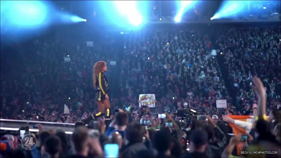 Becky_Lynch_-_The_Man_mp4_003417700.jpg