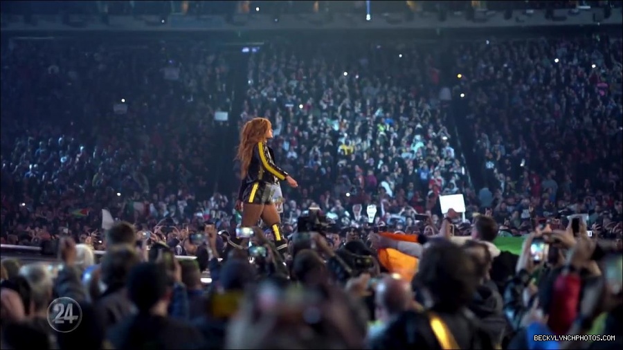 Becky_Lynch_-_The_Man_mp4_003419700.jpg