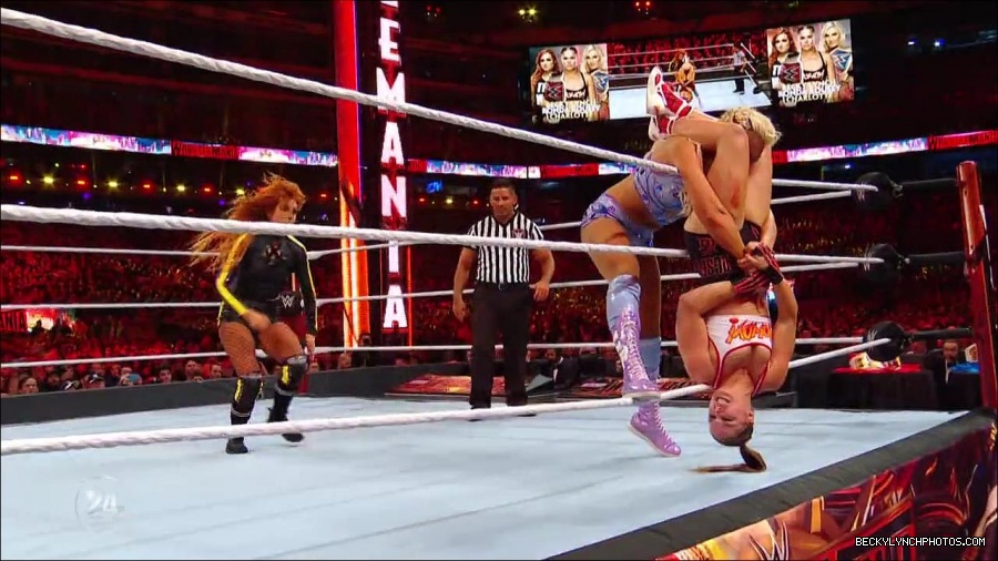Becky_Lynch_-_The_Man_mp4_003440500.jpg