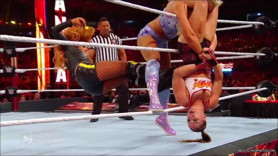 Becky_Lynch_-_The_Man_mp4_003441300.jpg
