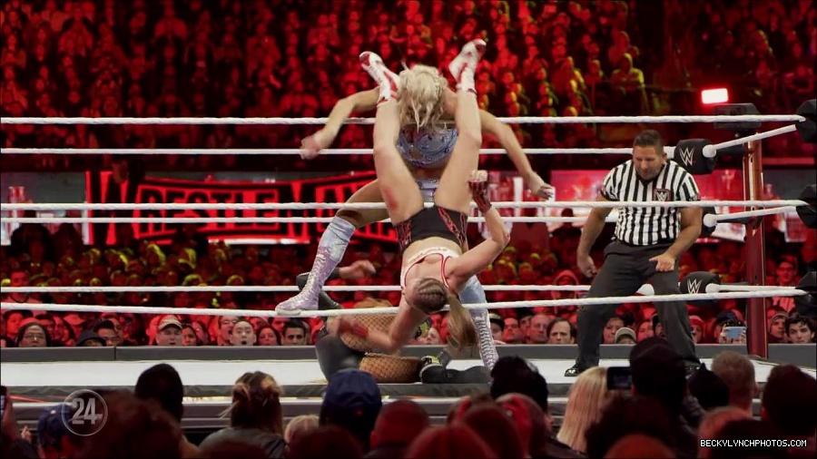 Becky_Lynch_-_The_Man_mp4_003442100.jpg