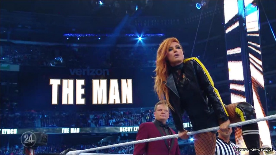 Becky_Lynch_-_The_Man_mp4_003460500.jpg