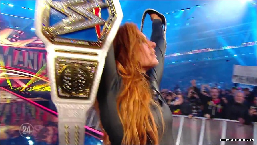 Becky_Lynch_-_The_Man_mp4_003476500.jpg