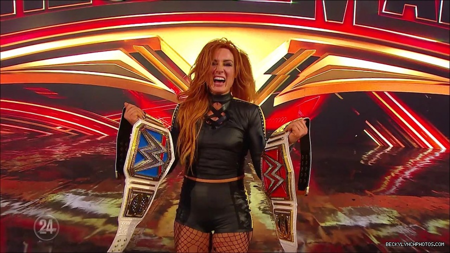 Becky_Lynch_-_The_Man_mp4_003480100.jpg