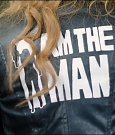 Becky_Lynch_-_The_Man_mp4_000076900.jpg