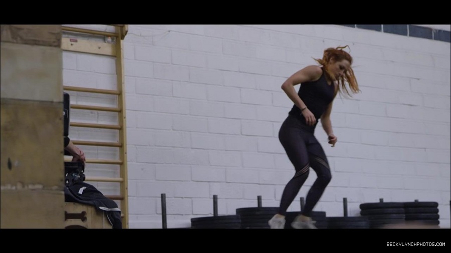 Becky_Lynch_mp4_000667700.jpg