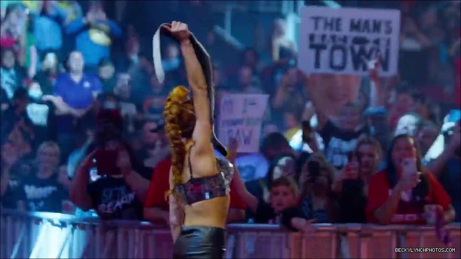 Becky_Lynch_and_Charlotte_Flairs_bitter_personal_rivalry_-_WWE_The_Build_To_Survivor_Series_2021_mp4_000200733.jpg