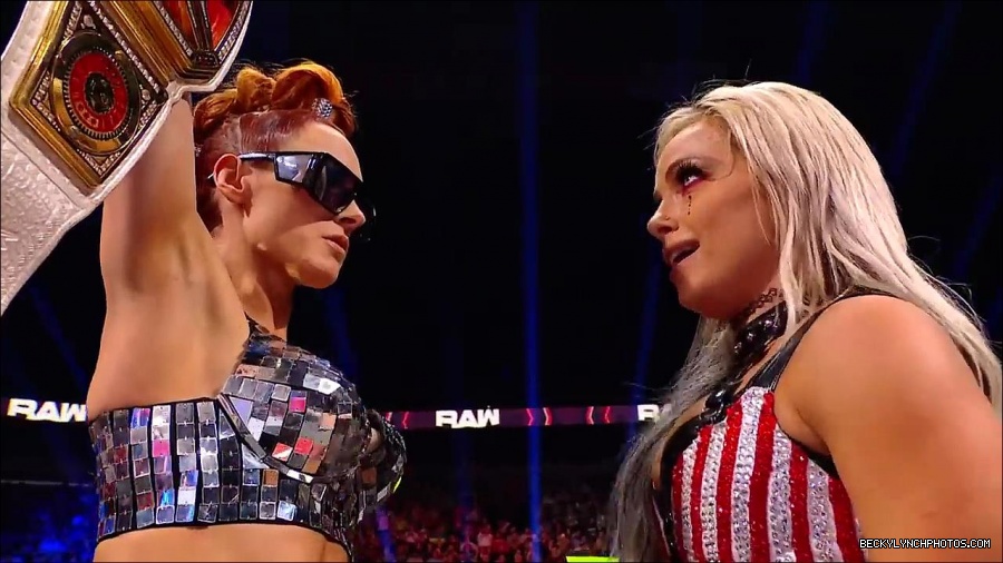 Becky_Lynch_and_Charlotte_Flairs_bitter_personal_rivalry_-_WWE_The_Build_To_Survivor_Series_2021_mp4_000208333.jpg