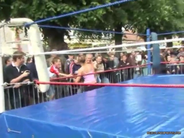 02__QOC_Vs__Sweet_Saraya_FSF_Evening_of_Champions_04_06_06_055.jpg