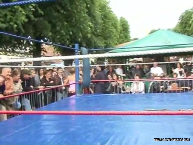 02__QOC_Vs__Sweet_Saraya_FSF_Evening_of_Champions_04_06_06_057.jpg