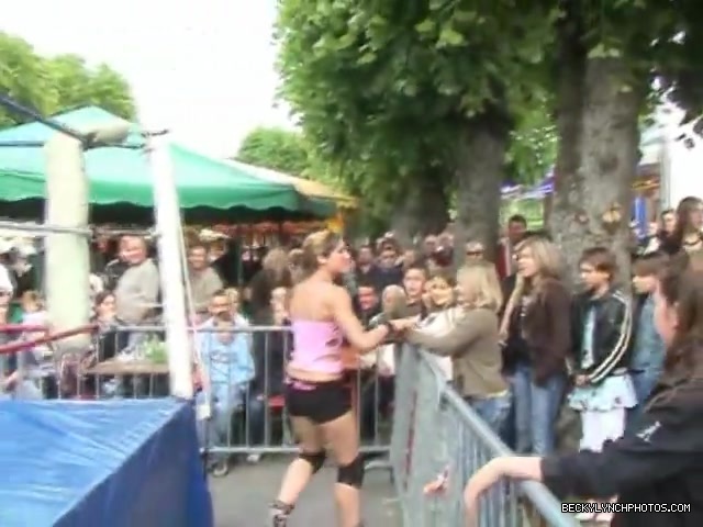 02__QOC_Vs__Sweet_Saraya_FSF_Evening_of_Champions_04_06_06_064.jpg