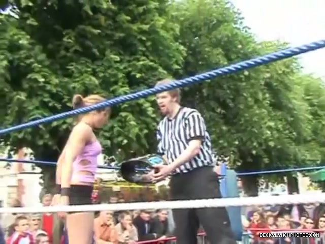 02__QOC_Vs__Sweet_Saraya_FSF_Evening_of_Champions_04_06_06_092.jpg