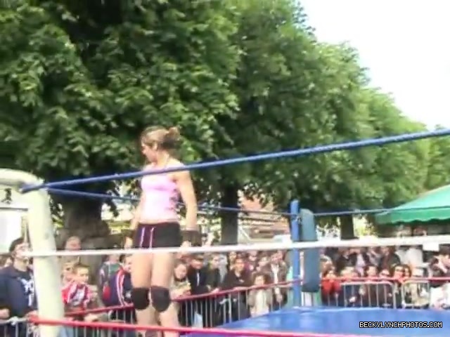 02__QOC_Vs__Sweet_Saraya_FSF_Evening_of_Champions_04_06_06_099.jpg