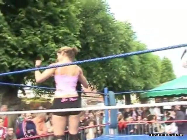 02__QOC_Vs__Sweet_Saraya_FSF_Evening_of_Champions_04_06_06_100.jpg