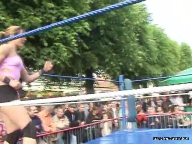 02__QOC_Vs__Sweet_Saraya_FSF_Evening_of_Champions_04_06_06_102.jpg