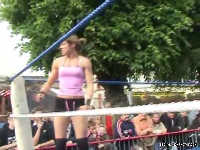 02__QOC_Vs__Sweet_Saraya_FSF_Evening_of_Champions_04_06_06_104.jpg