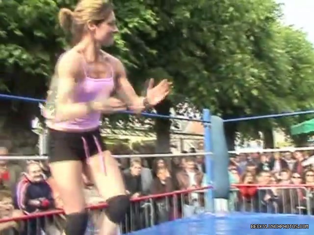 02__QOC_Vs__Sweet_Saraya_FSF_Evening_of_Champions_04_06_06_176.jpg