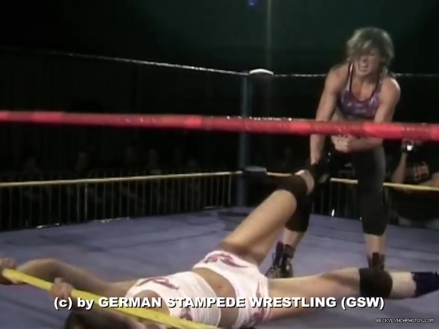 GSW_Classics_Rebecca_Knoxx_28Becky_Lynch29_vs__Kisu_-_GSW_Unstoppable_2006_445.jpg