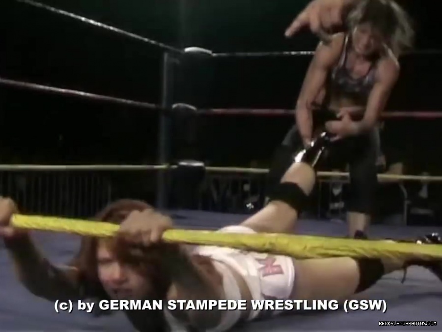 GSW_Classics_Rebecca_Knoxx_28Becky_Lynch29_vs__Kisu_-_GSW_Unstoppable_2006_450.jpg