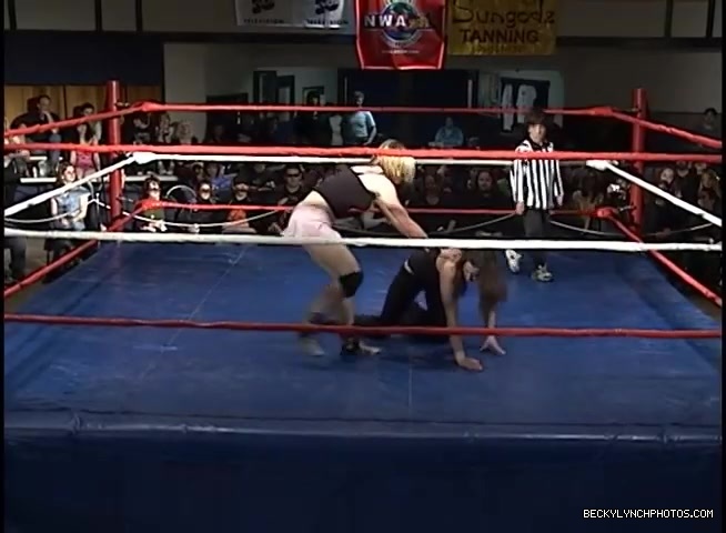Old_TRW_from_April_of_2006_Rebecca_Knox_vs_Nikki_Matthews_206.jpg