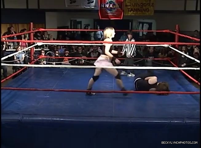 Old_TRW_from_April_of_2006_Rebecca_Knox_vs_Nikki_Matthews_208.jpg