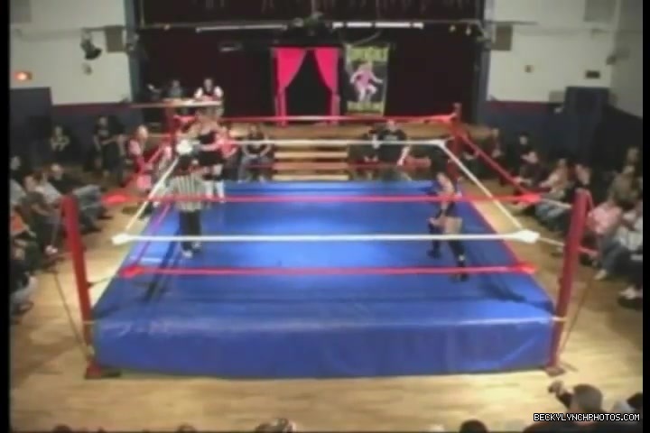 Rebecca_Knox_28Becky_Lynch29_vs_Cheerleader_Melissa_2005_0204.jpg