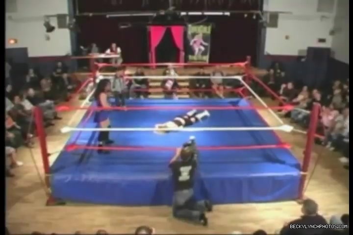 Rebecca_Knox_28Becky_Lynch29_vs_Cheerleader_Melissa_2005_0719.jpg