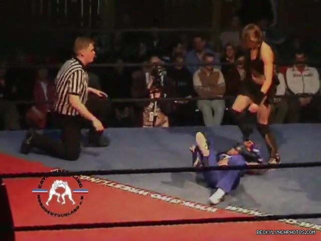 Rebecca_Knox_vs__Blue_Nikita_5BCWN_20065D_350.jpg