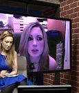 Rebecca_Knox_-_Unique_Lives_512.jpg