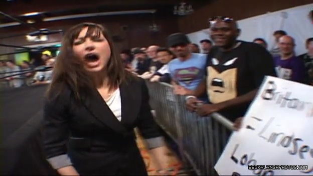 SHIMMER_39_mp4_003076506.jpg