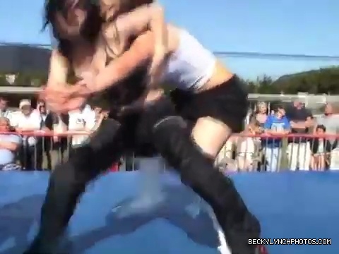 Katarina_Leigh_v_Rebecca_Knox28Becky_Lynch29_v_Sweet_Saraya_v_Jersey_QOC_Championship_Match_08_07_2005_mp4_000464680.jpg