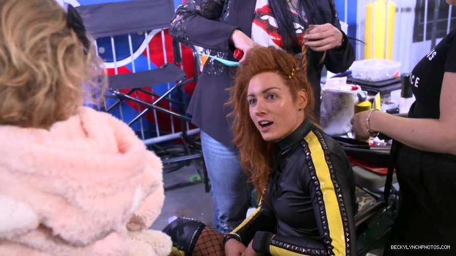 Birdie_s_FIRST_WrestleMania21___BECKY_LYNCH2C_BRAUN_STROWMAN2C_CARMELLA2C_LIV_MORGAN_and_more21_076.jpg