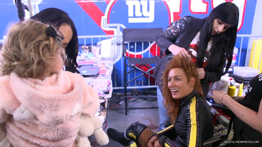 Birdie_s_FIRST_WrestleMania21___BECKY_LYNCH2C_BRAUN_STROWMAN2C_CARMELLA2C_LIV_MORGAN_and_more21_090.jpg