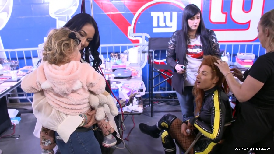 Birdie_s_FIRST_WrestleMania21___BECKY_LYNCH2C_BRAUN_STROWMAN2C_CARMELLA2C_LIV_MORGAN_and_more21_107.jpg