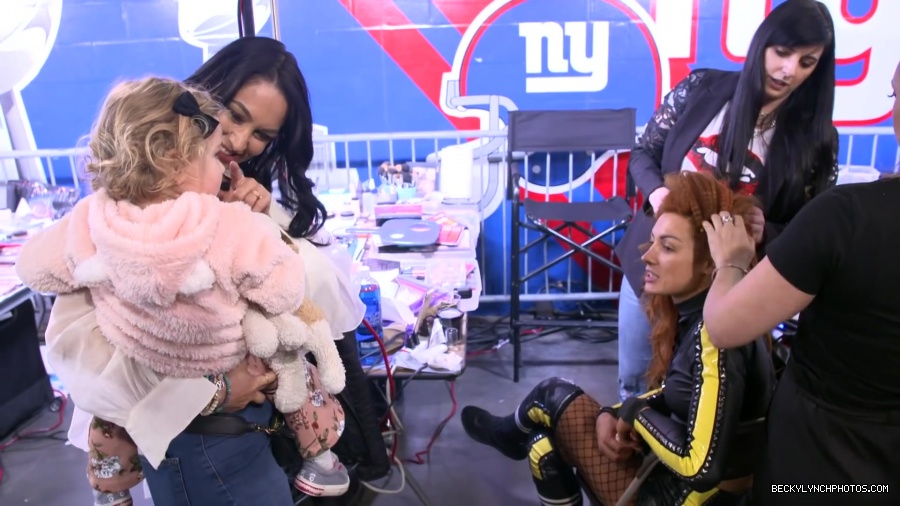 Birdie_s_FIRST_WrestleMania21___BECKY_LYNCH2C_BRAUN_STROWMAN2C_CARMELLA2C_LIV_MORGAN_and_more21_115.jpg