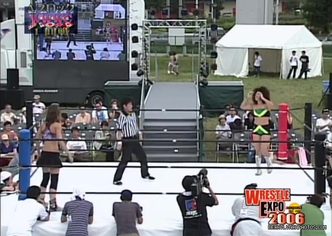 becky_lynch_vs_kyoko_kimura_in_japan_in_2006-yc0uz4suncp31_025.jpg