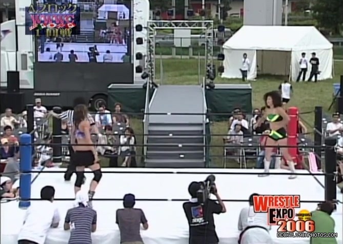 becky_lynch_vs_kyoko_kimura_in_japan_in_2006-yc0uz4suncp31_027.jpg