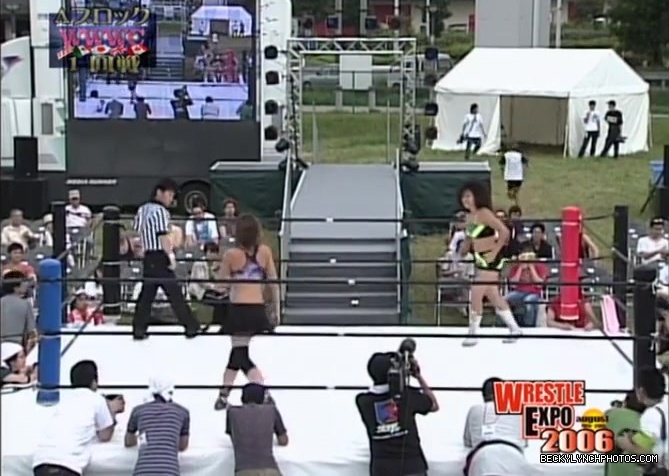 becky_lynch_vs_kyoko_kimura_in_japan_in_2006-yc0uz4suncp31_028.jpg