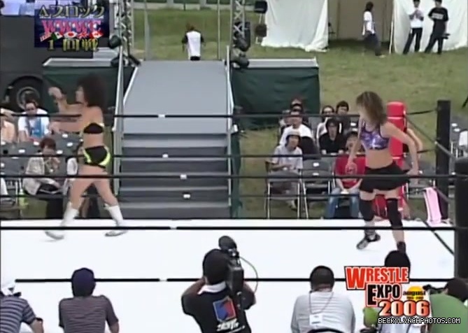 becky_lynch_vs_kyoko_kimura_in_japan_in_2006-yc0uz4suncp31_030.jpg