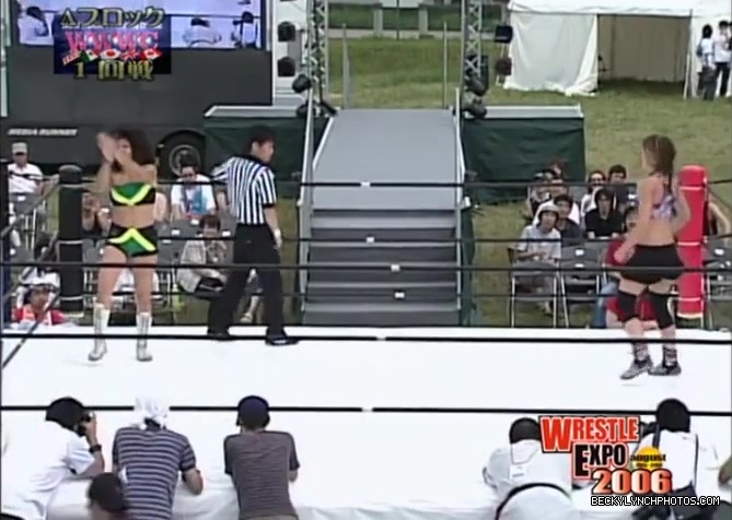 becky_lynch_vs_kyoko_kimura_in_japan_in_2006-yc0uz4suncp31_033.jpg