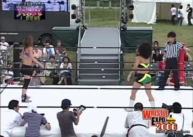 becky_lynch_vs_kyoko_kimura_in_japan_in_2006-yc0uz4suncp31_043.jpg