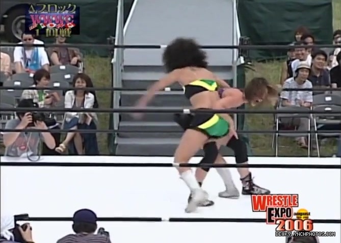 becky_lynch_vs_kyoko_kimura_in_japan_in_2006-yc0uz4suncp31_064.jpg